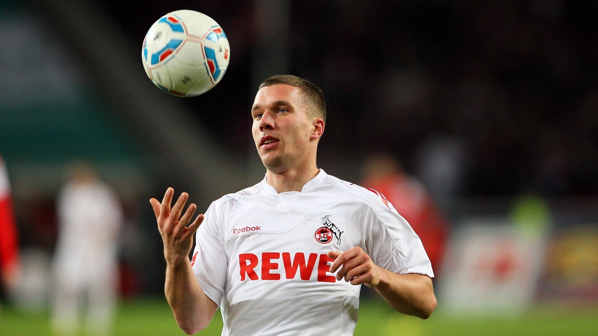 德国男子110米栏选手在预赛中表现出色,晋级半决赛,德国百米运动员